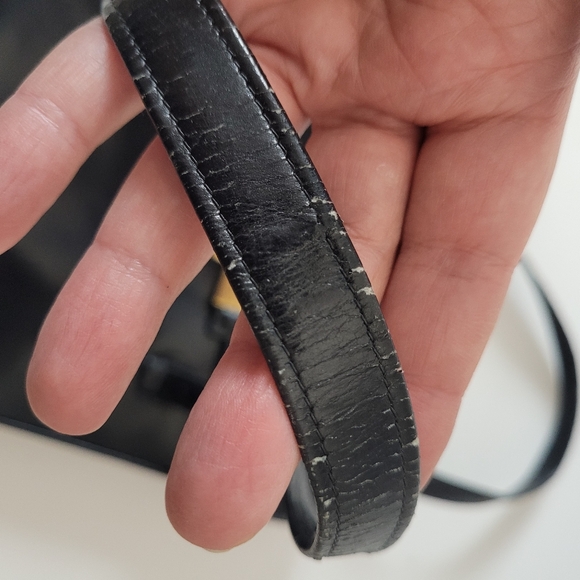 Vintage black faux leather handbag with multiple pockets - Picture 15 of 16